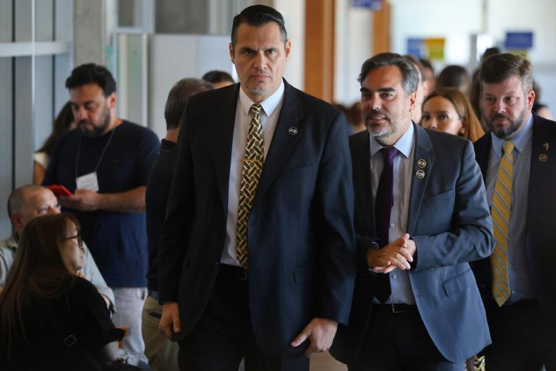 Aton - Claudio Crespo