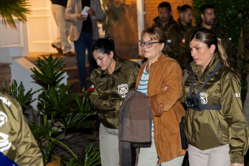 Aton - Ángela Vivanco detenida