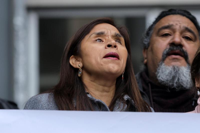 Aton - "Me genera dolor y angustia": senadora Campillai cuestiona salida dominical para excarabinero que la dejó ciega