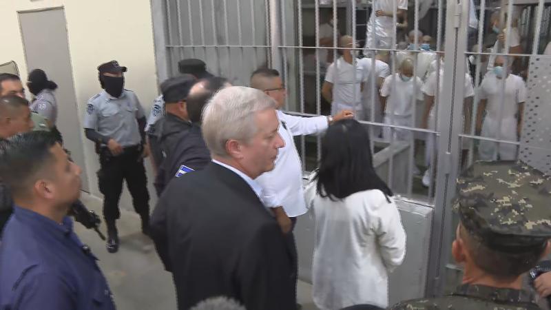 Kast en el Centro de Confinamiento del Terrorismo