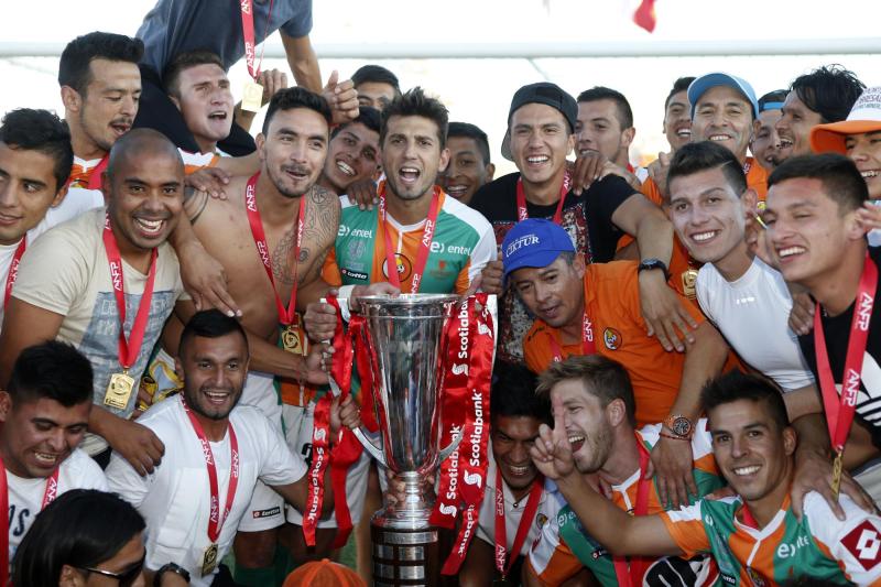 Iván Ignacio Sandoval campeón con Cobresal - Photosport (2015)