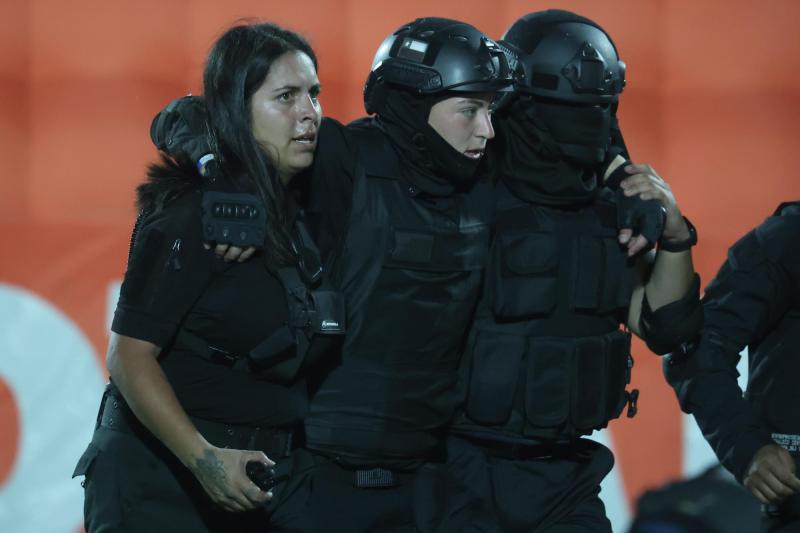 Los graves incidentes en el Estadio Nacional en regreso del fútbol chileno - Photosport