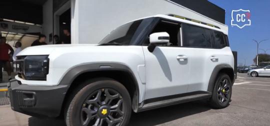 Las lujosas camionetas todo terreno que recibieron los nuevos refuerzos de Colo-Colo - X @ColoColo