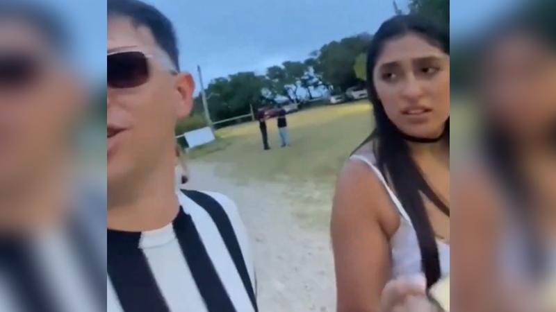 @DiarioOle - La joven no ocultó su sorpresa. Sin saberlo, estaba presenciando una de las mejores imitaciones de Mariano Closs