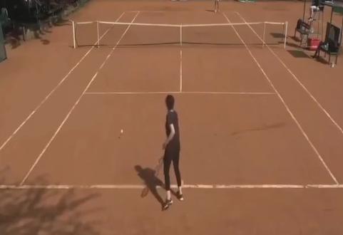 Hajar Abdelkader, el nombre de la polémica en el tenis - T13