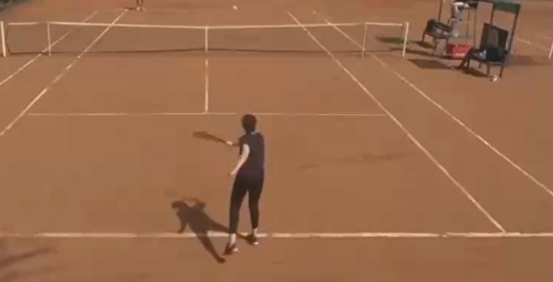 Hajar Abdelkader, la tenista que no sabe sacar - T13