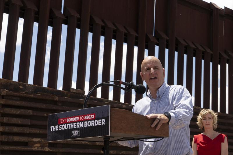 Cable submarino chino: Lo que implica para Chile la advertencia de EE.UU. de evaluar permanencia en programa de Visa Waiver