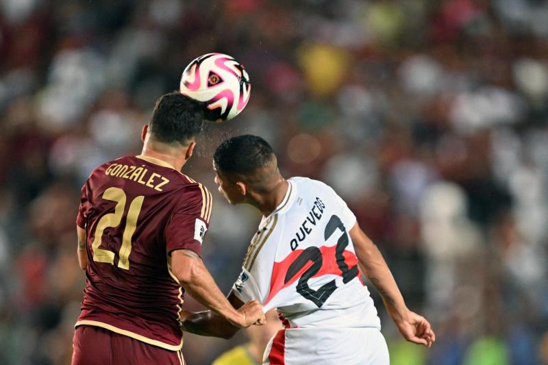 Futbolista venezolano relata calvario que vive su familia en Chile - AFP