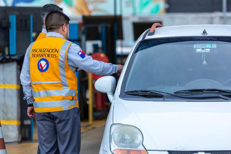 Agencia Uno - No solo el SOAP: Los otros documentos que SÍ o SÍ un conductor de llevar consigo para evitar multas