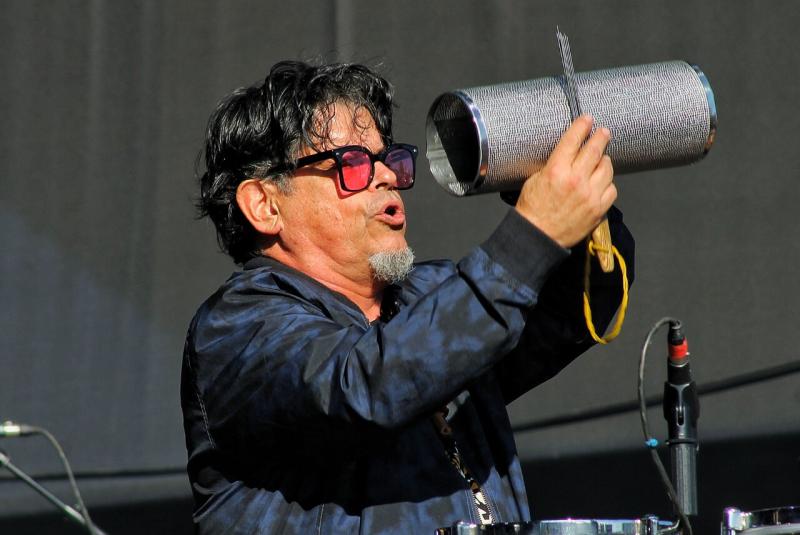 Agencia Uno - 'Las Seis' de Joe Vasconcellos es la canción chilena más reproducida en radios nacionales