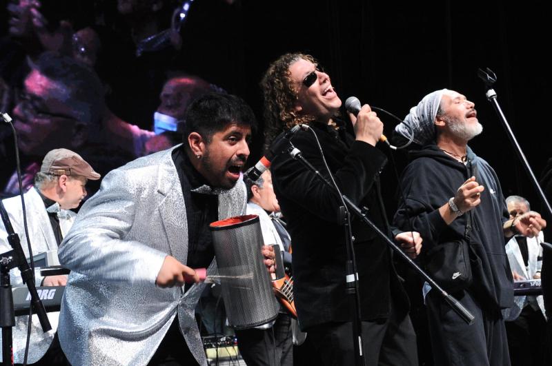 Agencia uno - (referencial) Leo Rey y su polémica con Alexítico en pleno festival