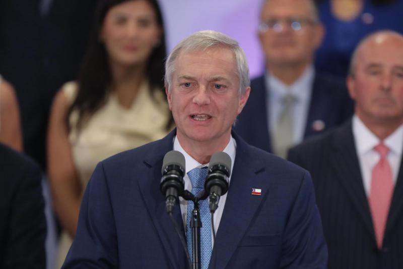 Agencia Uno - Kast nombra a Christian Bolívar, general (r), como subsecretario de Fuerzas Armadas