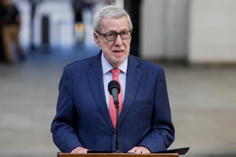 Agencia UNO - Ministro Muñoz firmó concesión de cable submarino entre Chile y China… pero el decreto fue anulado dos días después