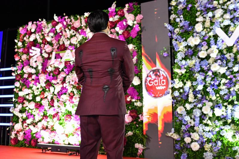 El arriesgado look de Pablo Chill-E en Viña 2026: representó a quienes "han muerto por la violencia en las calles" - Agencia Uno