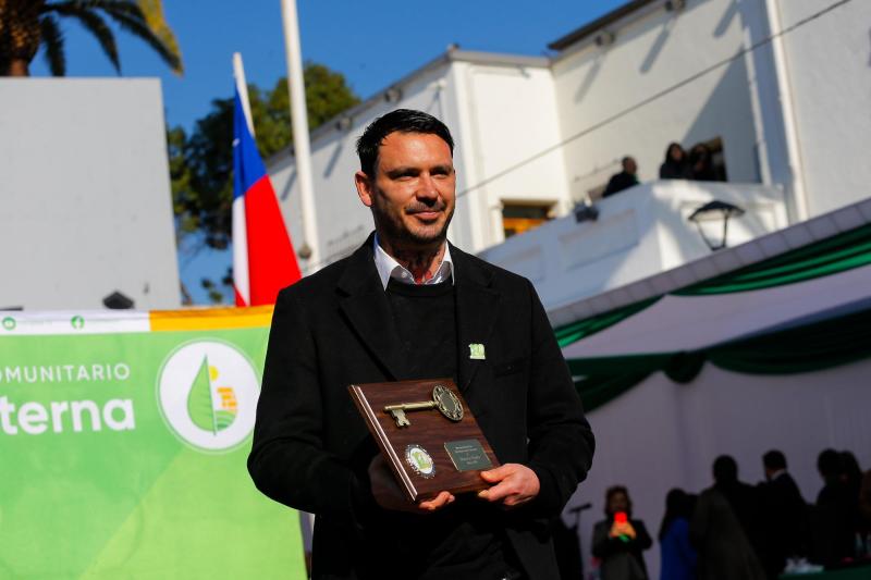 Aton - Mauricio Pinilla