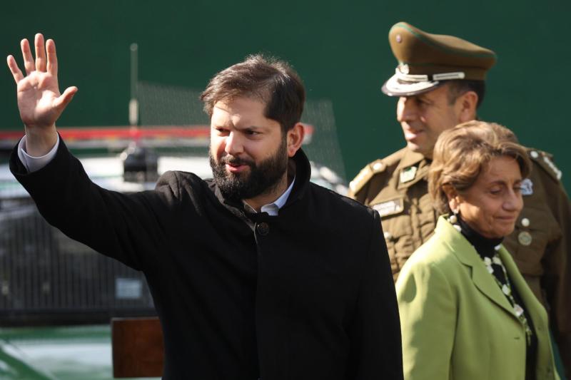 Aton- López defendió bonos de Boric