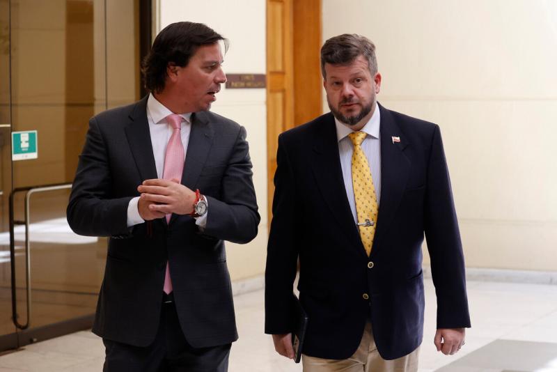 Aton - Cristián Labbé y Johannes Kaiser