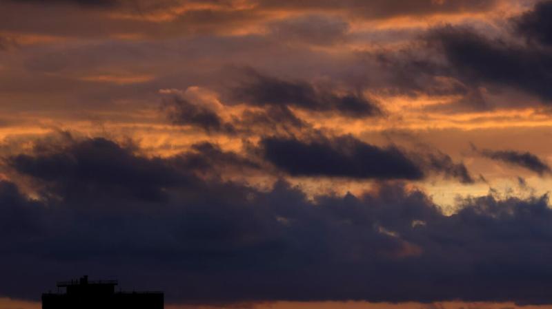 T13 - Meteorología emite aviso por “nubes convectivas con características tornádicas” en tres regiones de Chile | Contexto - ATON