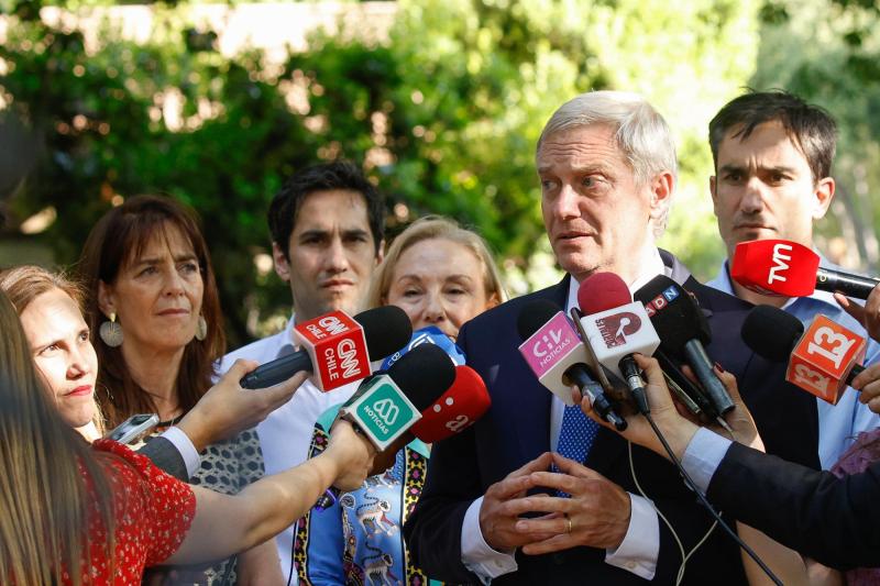 Aton- A Kast lo respaldó la familia Piñera Morel