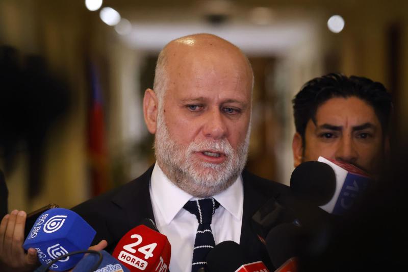 Aton- Ministro Álvaro Elizalde