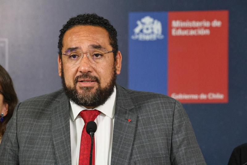 Aton- Ministro de Educación, Nicolás Cataldo