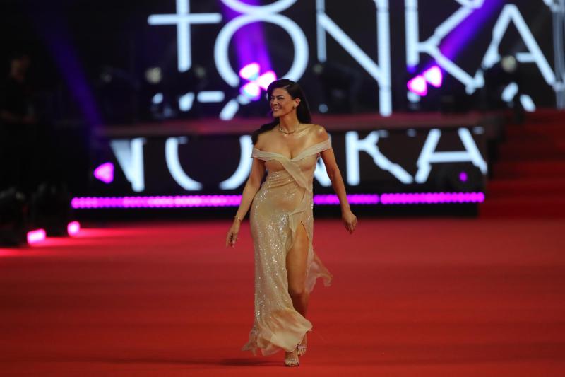 Aton - Aton - Look de Tonka Tomicic Gala Viña 2026