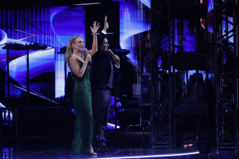 ‘Colombiano’ evalúa look de Karen Doggenweiler - Aton