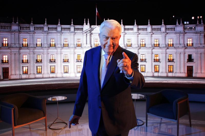 Canal 13 - Don Francisco en "Las caras de La Moneda"