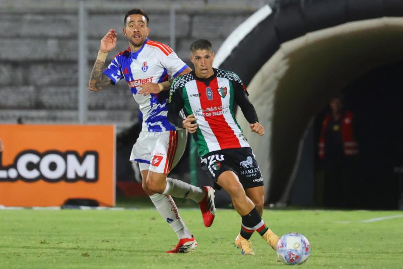 Todo listo para el Superclásico del fútbol chileno - Photosport
