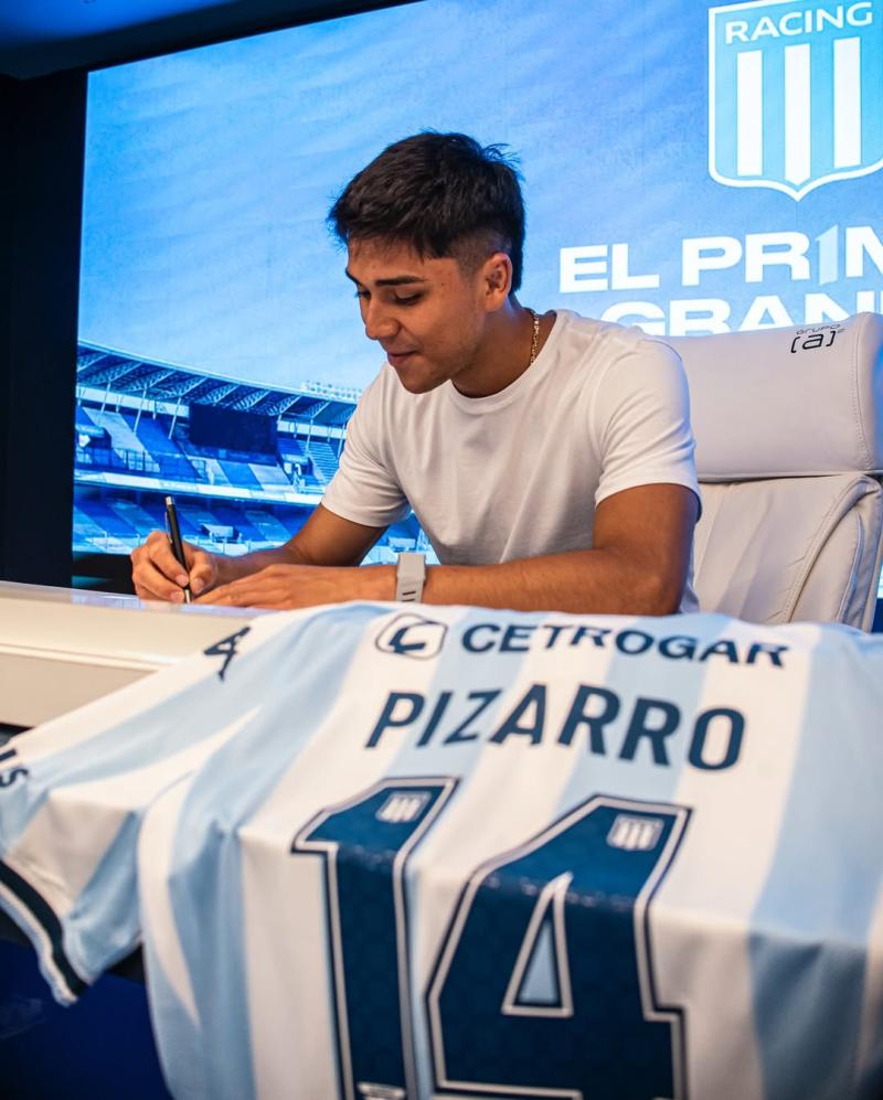 La presentación de Damián Pizarro en Racing - Instagram: @dpizarro9