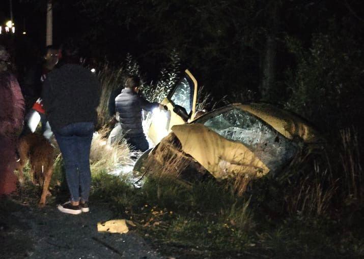 T13 - Cuatro muertos y seis heridos deja fatal colisión en Mariquina: Conductor atropelló a dos víctimas tras salir eyectados y se dio a la fuga | Cedida - Carabineros