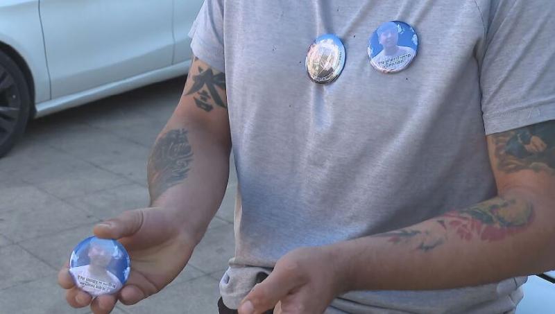 Familiares de Andrés Arroyo, uno de los desaparecidos tras la explosión en Renca - T13