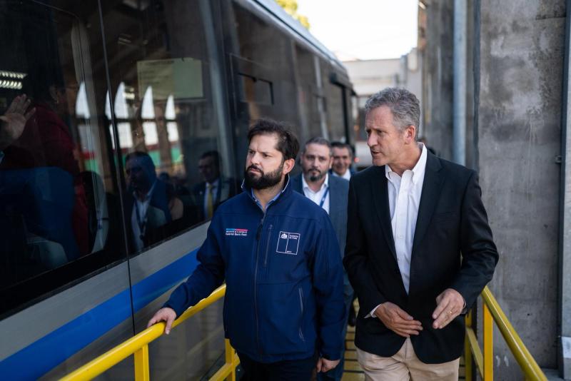 X @GabrielBoric - Presidente Boric y ministro Muñoz