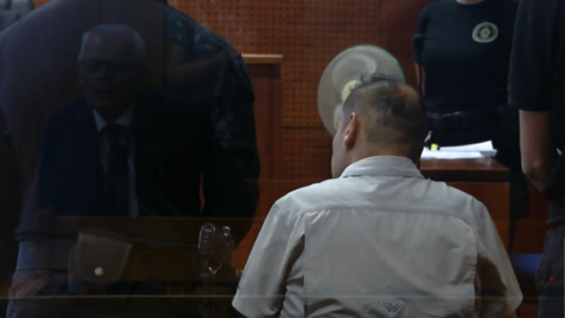 Conductor chocó poste y amenazó a vecinos - T13