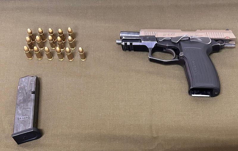 Persecución en Peñalolén termina con dos detenidos por porte de arma y elementos para cometer delitos