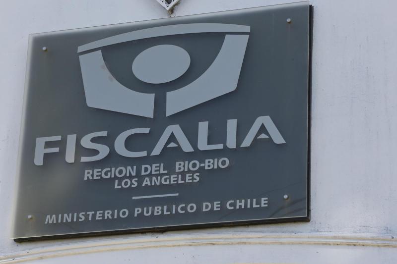 Detienen a tres abogados y un funcionario judicial en Los Ángeles - Agencia Uno