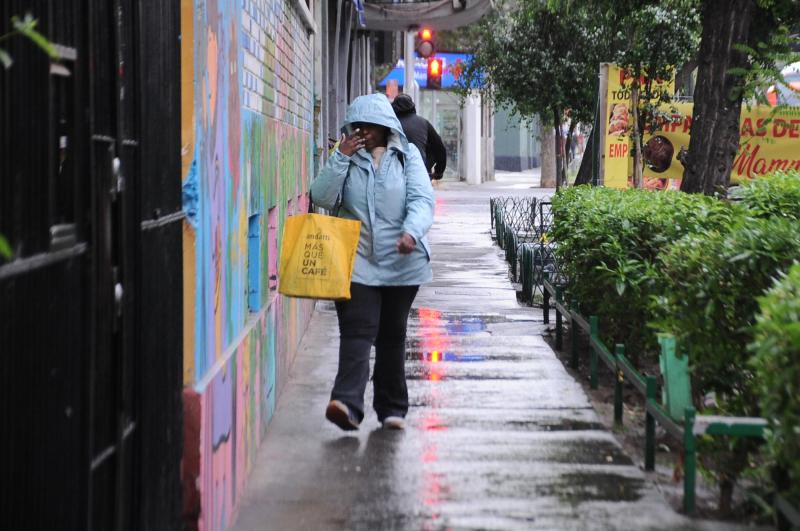 T13 - ¿Te sorprendió la lluvia en Santiago? Anticipan más precipitaciones esta semana y un otoño “como los de antes” | Agencia UNO