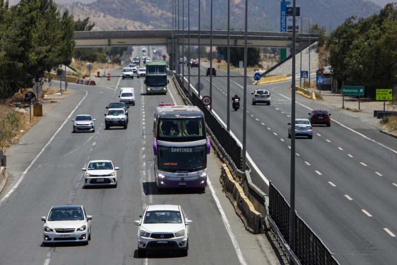 Agencia UNO - Las medidas para el tránsito en Semana Santa: 450 mil vehículos saldrán de Santiago
