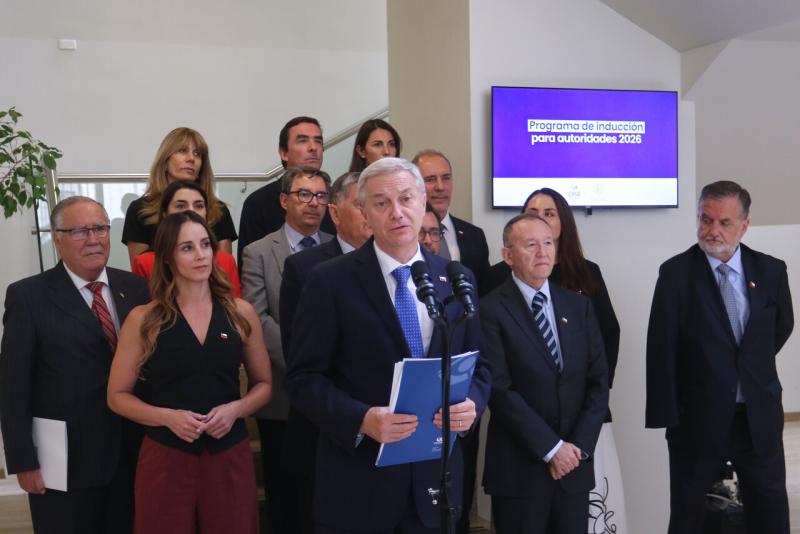 Agencia UNO - Qué dice la Contraloría sobre las redes sociales de ministros y cuentas institucionales