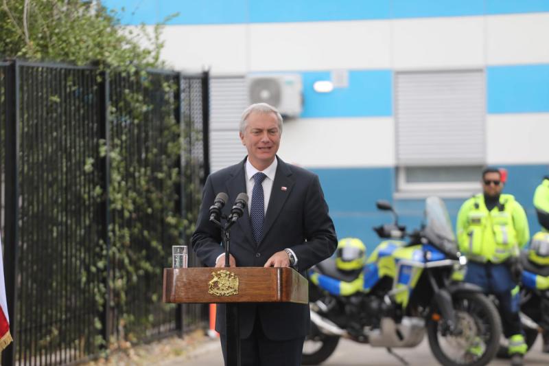 Agencia Uno - Cadem: Aprobación de Kast cae de 57% a 51% en una semana