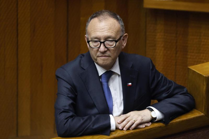 Aton- Ministro García descartó eliminar feriados irrenunciables