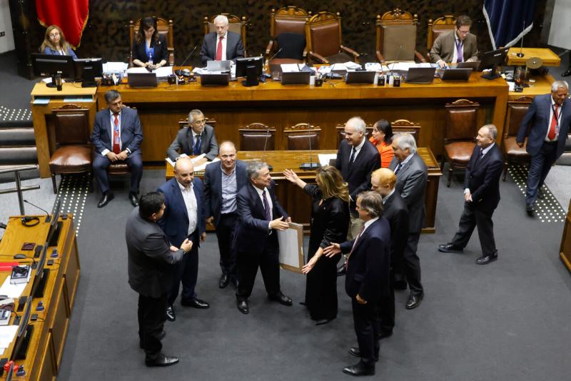 Aton - Senado eligió a Paulina Núñez como nueva presidenta