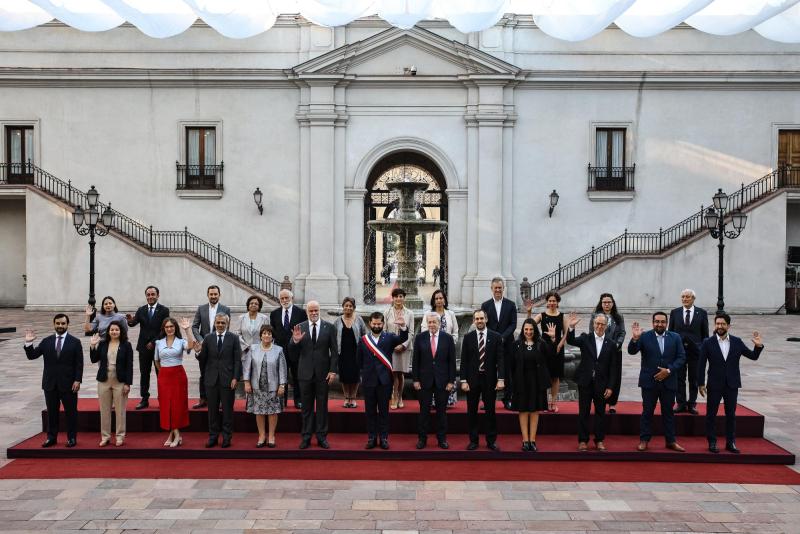 La última foto oficial de Boric y su gabinete - Aton