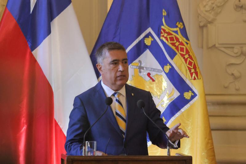 Aton- Mario Desbordes, alcalde de Santiago