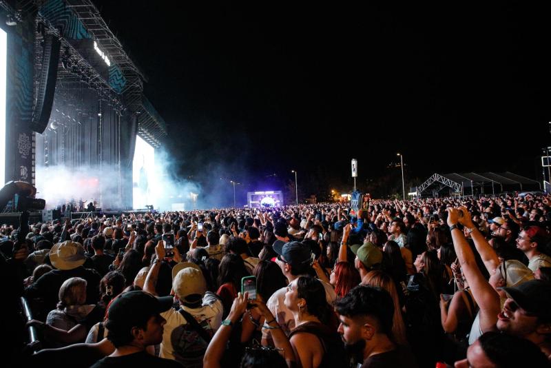 Aton - Tercer y último día de Lollapalooza Chile 2026: Horario y funcionamiento del Metro para HOY