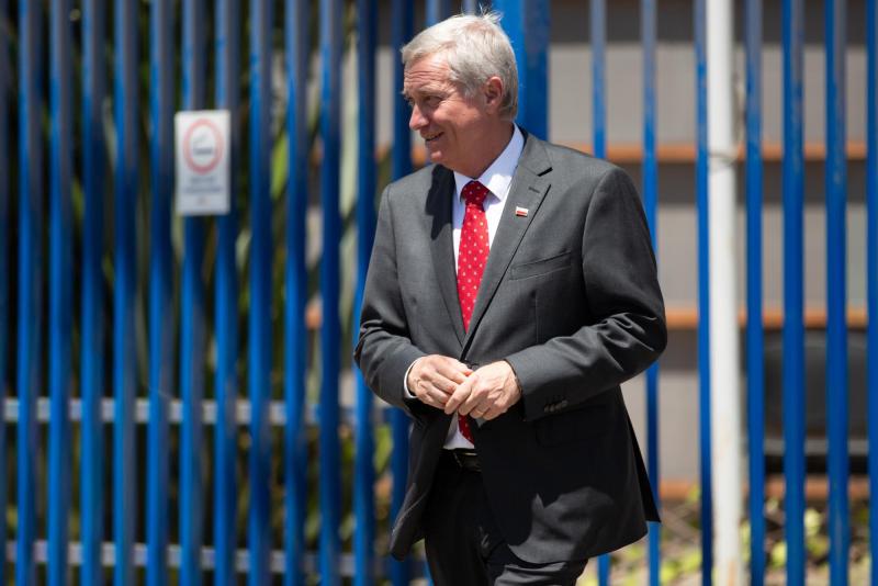 Aton- Kast instó a conciliar ideas