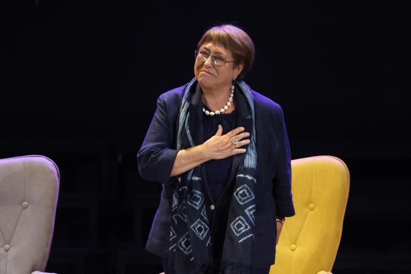 Aton- Bachelet en conversatorio de la Universidad de Valparaíso