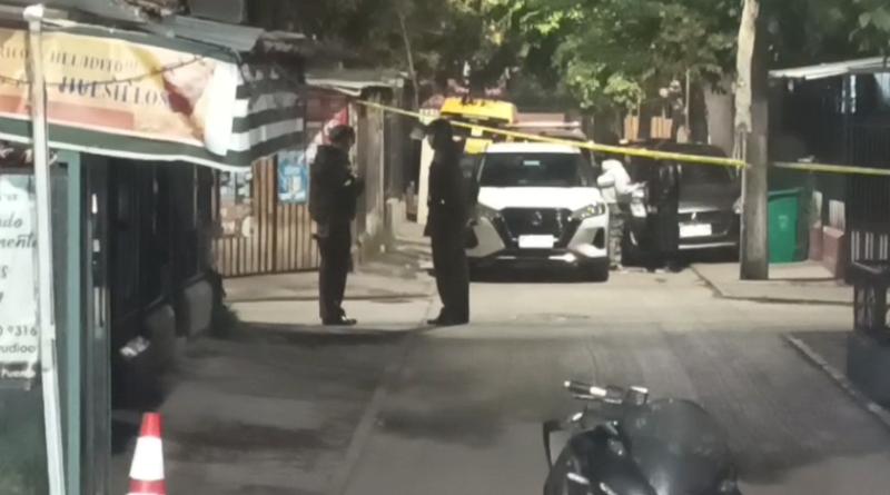 Joven es asesinado a bordo de su motocicleta en Puente Alto: recibió cerca de siete balazos