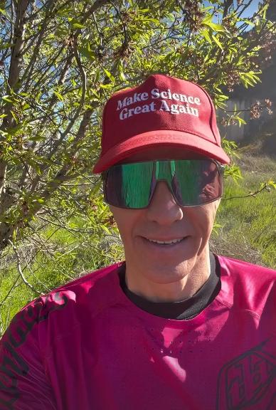 El breve video de Pedro Sánchez con guiños a Donald Trump y Hannah Montana - RRSS Pedro Sánchez