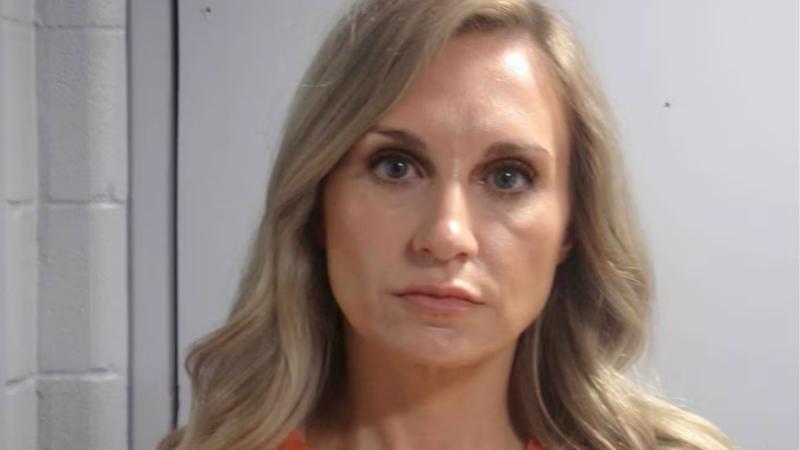 X - Justicia de EE.UU condena a exalcaldesa por violar a amigo de su hijo